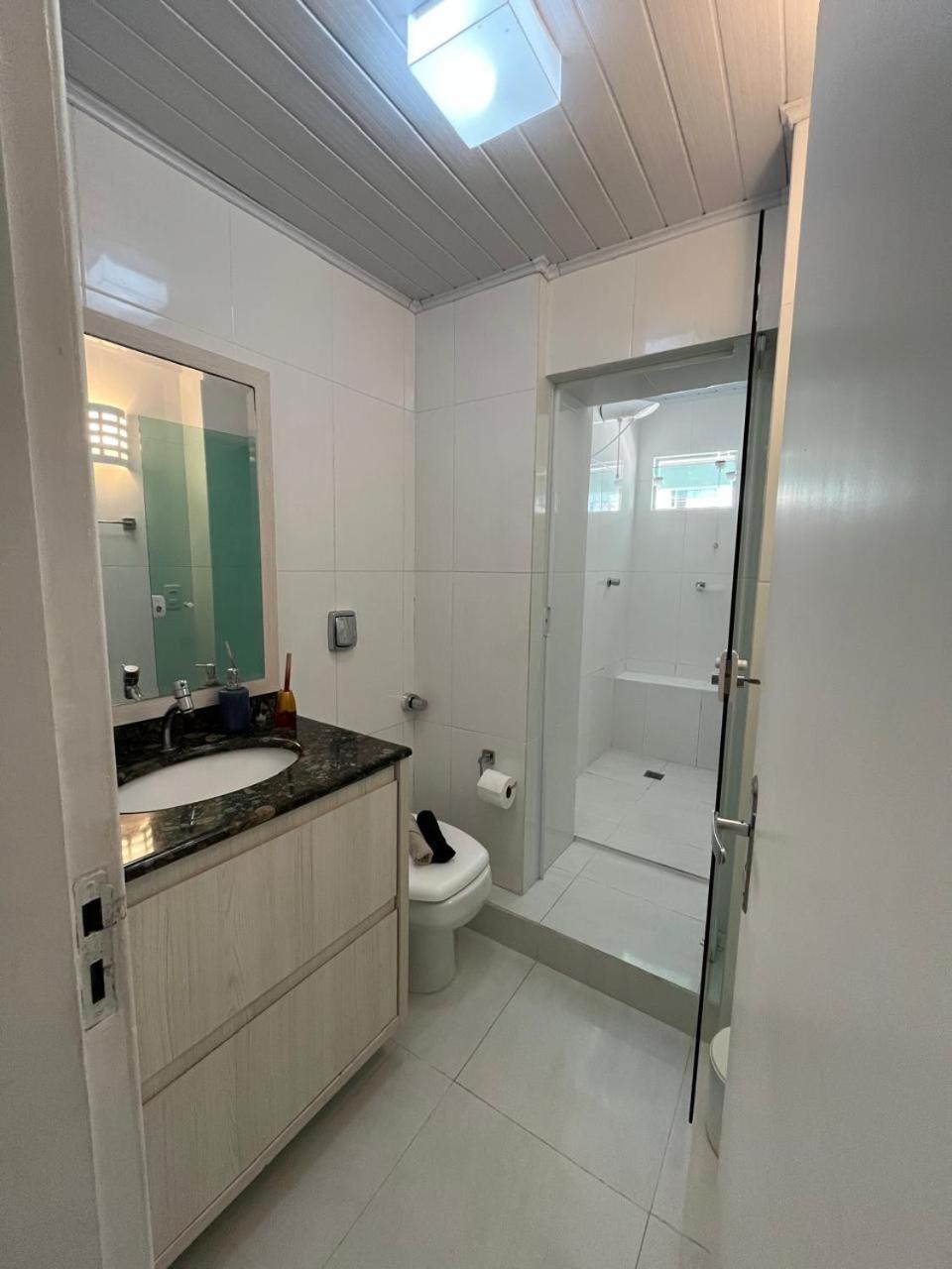 Apartamento Terraco Av Brasil A 200mts Do Mar